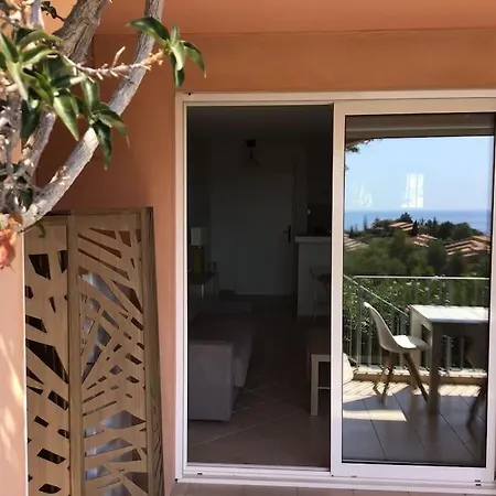 Cote D'azur Vue Mer Entre Cannes Et St Raphael テウル・シュル・メール