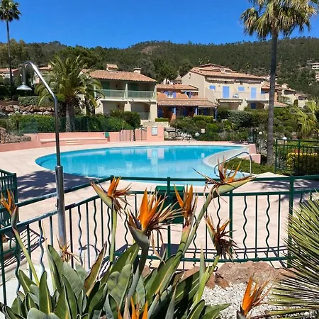 Cote D'azur Vue Mer Entre Cannes Et St Raphael * テウル・シュル・メール